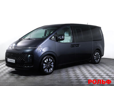Lexus Staria