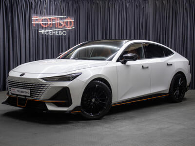 Lexus UNI-V